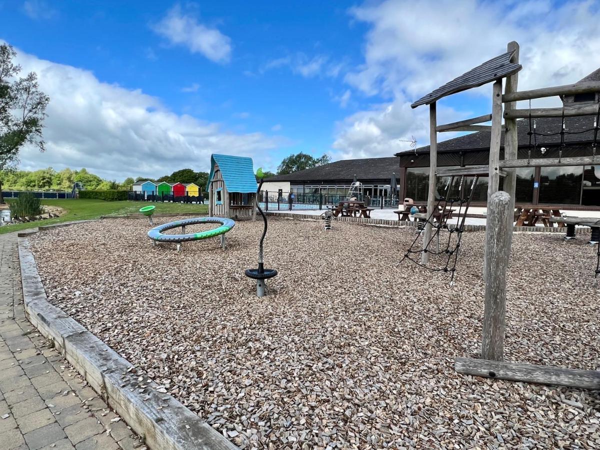 Holiday home Dragonfly South Cerney